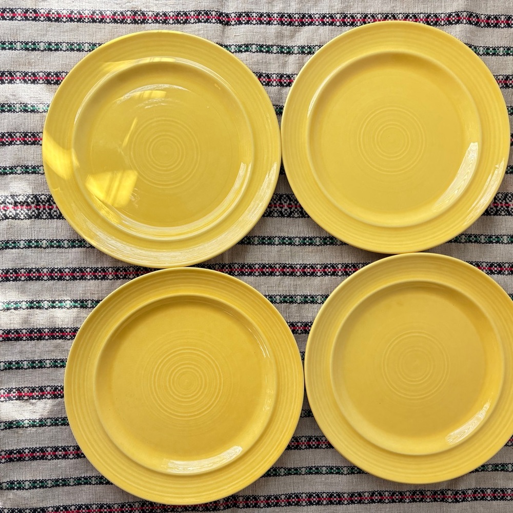 Metlox Potteries California Dinnerware Vintage Yellow Dinner Plates Heirloom MCM
